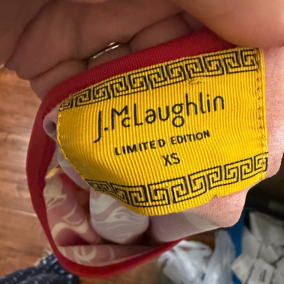 J. McLaughlin limited edition Red holiday top - Picture 6 of 7